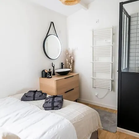 Maison Chaleureuse A 5 Mins Des Remparts Holiday home Aigues-Mortes