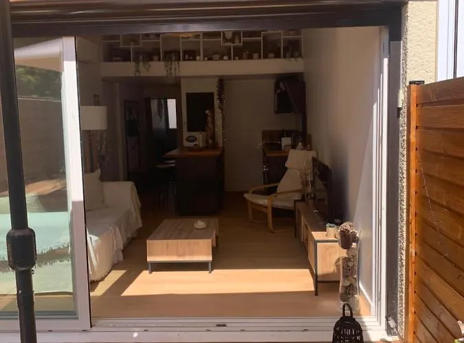 Hébergement de vacances Maison Chaleureuse à 5 Mins Des Remparts
