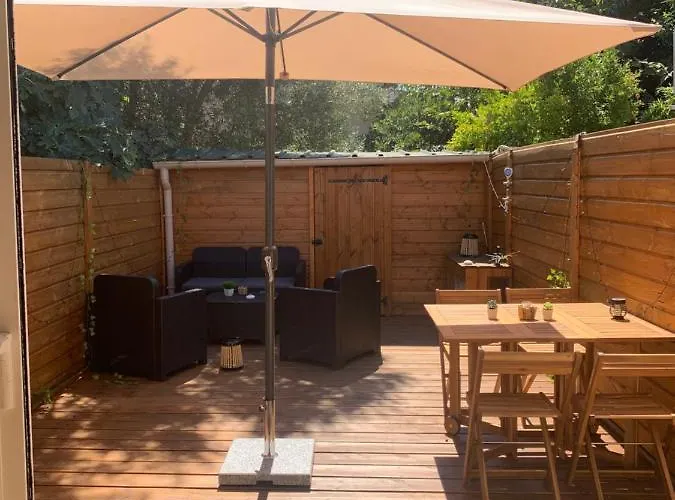 Hébergement de vacances Maison Chaleureuse à 5 Mins Des Remparts Aigues-Mortes