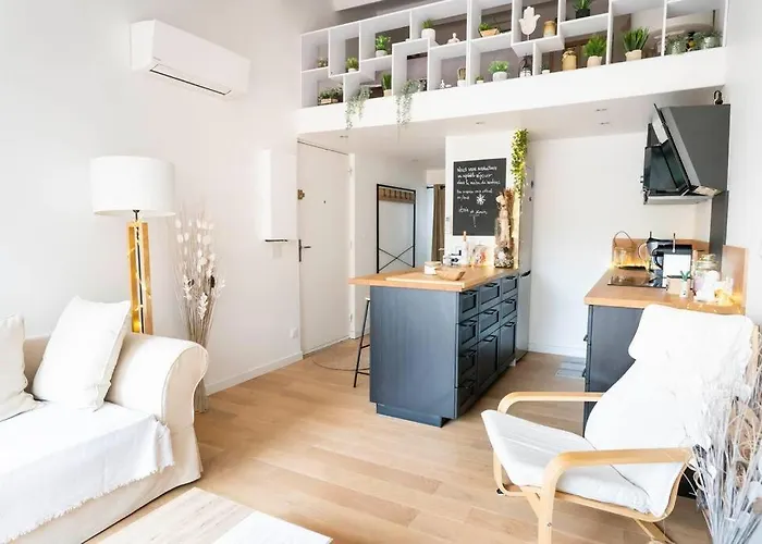Maison Chaleureuse à 5 Mins Des Remparts Hébergement de vacances