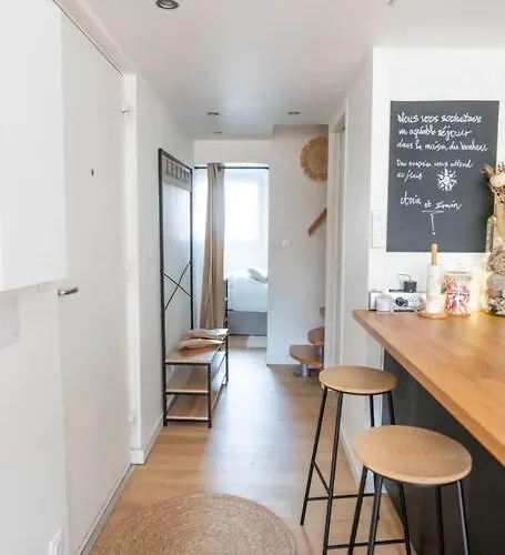 Hébergement de vacances Maison Chaleureuse à 5 Mins Des Remparts Aigues-Mortes