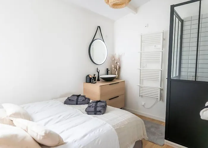 Maison Chaleureuse à 5 Mins Des Remparts Hébergement de vacances