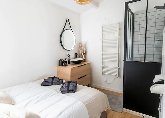 Maison Chaleureuse à 5 Mins Des Remparts Hébergement de vacances Aigues-Mortes