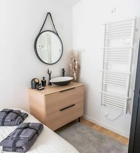 Maison Chaleureuse à 5 Mins Des Remparts Aigues-Mortes